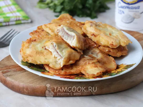 Фото блюда: Минтай в кляре со сметаной на сковороде