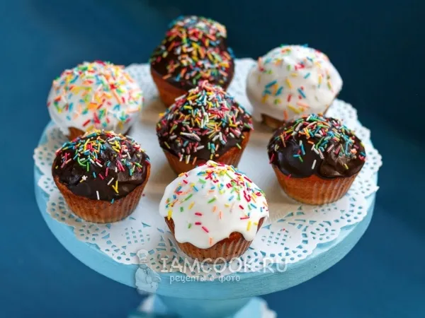 Фото готового блюда: Кексы на кефире в силиконовых формочках