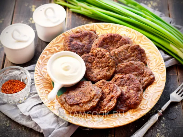 Фото готового блюда: Печеночные оладьи из куриной печени без яиц