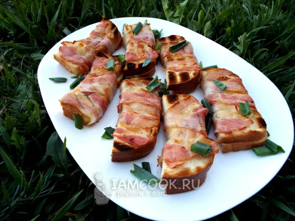 Фото блюда: Хлеб в беконе на мангале