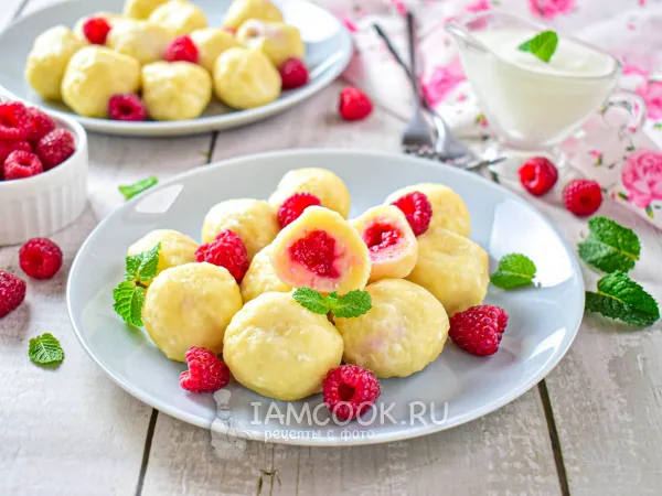 Фото блюда: Ленивые вареники с малиной внутри