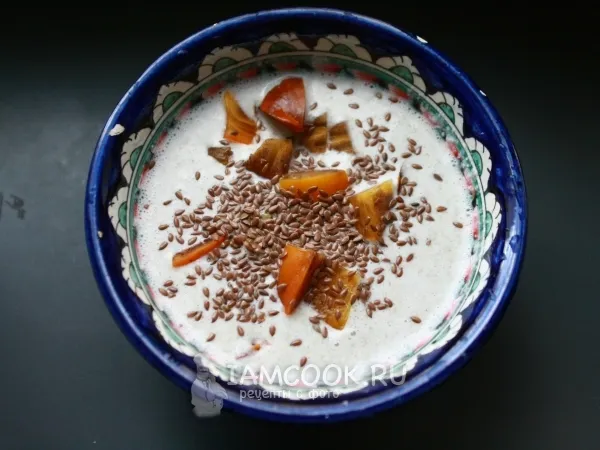 Фото готового блюда: Каша из пророщенной зеленой гречки и хурмы