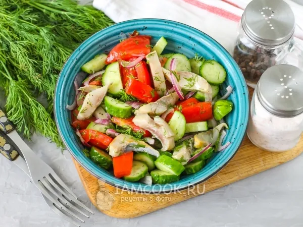 Фото блюда: Овощной салат с сельдью