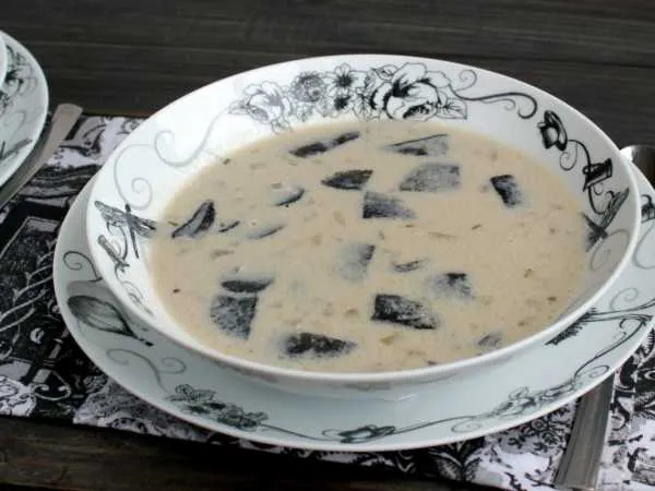 Фото готового блюда: Грибной суп с фасолью в мультиварке