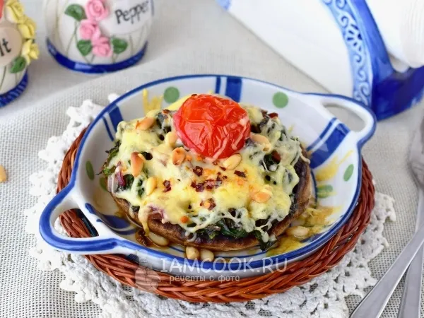 Фото блюда: Фаршированные грибы со шпинатом и сыром в духовке