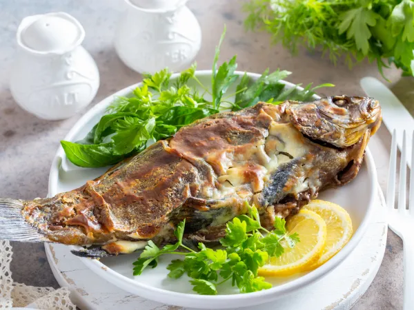 Фото блюда: Линь в сметане в духовке