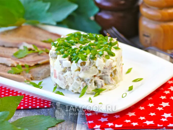 Фото готового блюда: «Оливье» с говяжьим языком