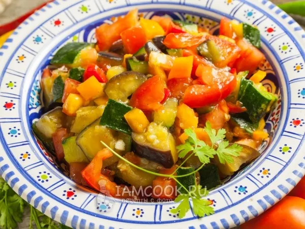 Фото блюда: Кабачки с баклажанами, помидорами и перцем