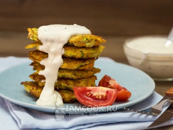 Фото готового блюда: Оладьи из цукини