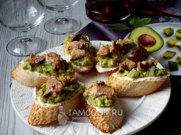 Фото блюда: Брускетта с печенью трески и авокадо