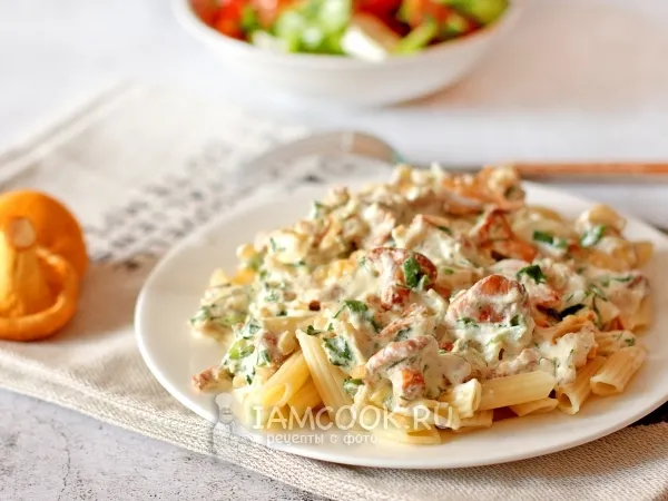 Фото блюда: Макароны с лисичками в сливочном соусе