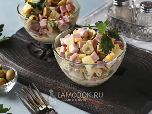 Фото готового блюда: Салат с бужениной, кукурузой, ананасом и оливками