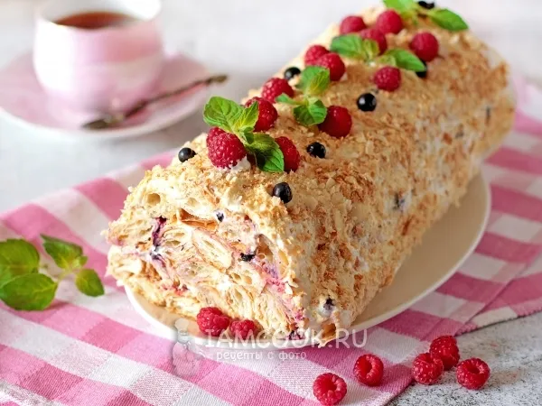 Фото блюда: Торт-рулет из слоеного теста