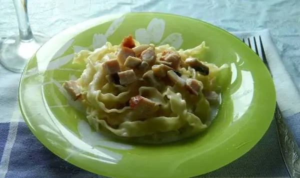 Фото блюда: Паста с грибами и копченым мясом