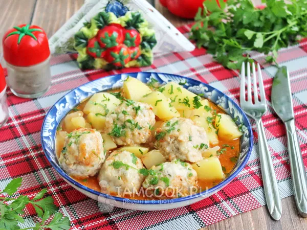 Фото блюда: Фрикадельки с картошкой в томатном соусе