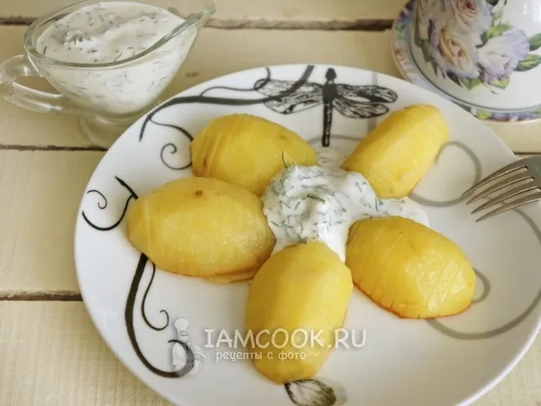 Фото готового блюда: Жареная картошка с соусом (оригинальный рецепт)