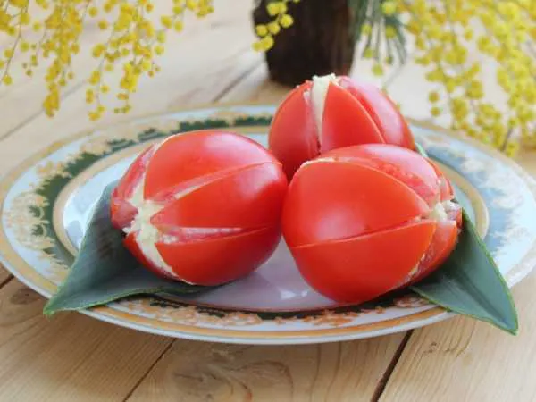 Фото блюда: Закуска «Тюльпаны» из помидоров
