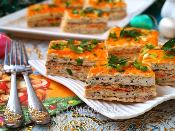 Фото блюда: Закусочный торт из вафельных коржей