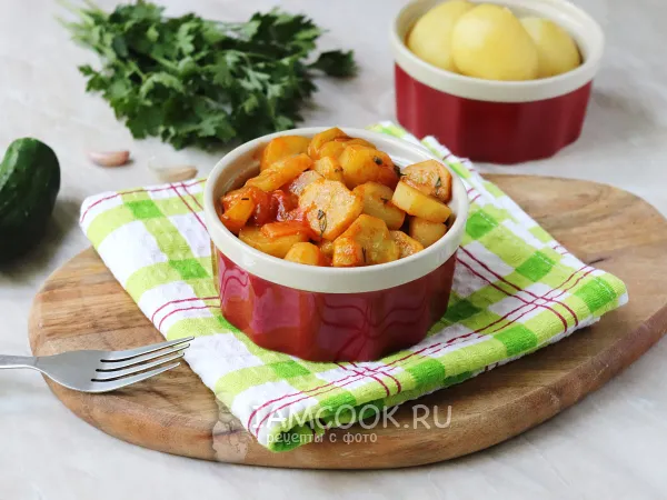 Фото готового блюда: Тушеные огурцы с луком