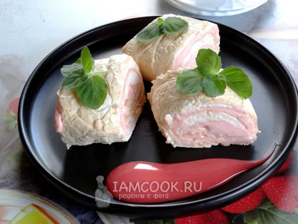 Фото готового блюда: Меренговый рулет с сырным кремом