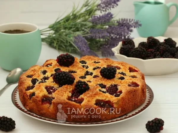Фото блюда: Пирог с ежевикой и кокосовой стружкой