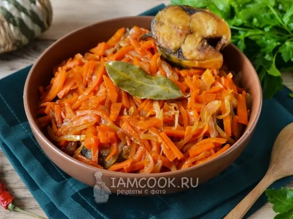 Фото блюда: Скумбрия под маринадом из моркови и лука