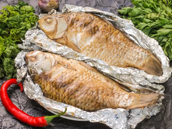 Фото блюда: Карась в фольге на мангале (на решетке)