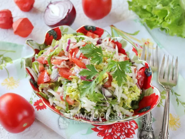 Фото готового блюда: Салат из редьки с помидорами