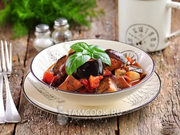 Фото блюда: Баклажаны тушеные с помидорами