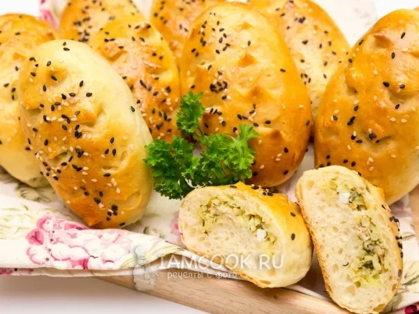 Фото готового блюда: Печеные пирожки с тунцом и рисом