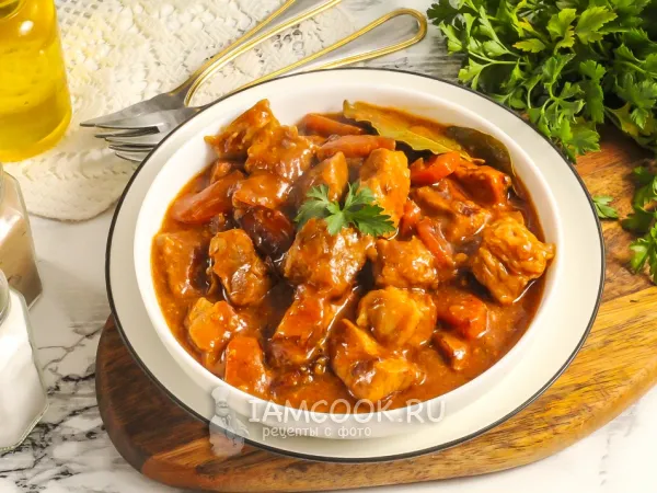 Фото блюда: Гуляш из свинины в казане