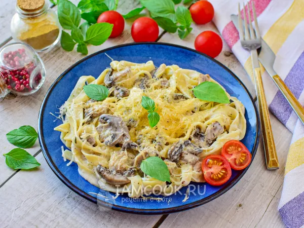 Фото блюда: Тальятелле с грибами в сливочном соусе