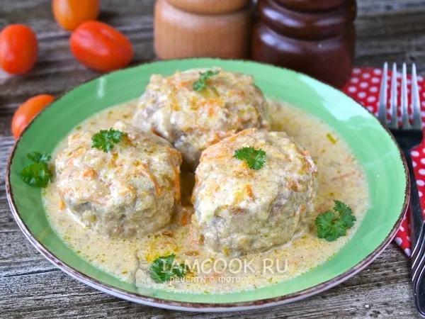 Фото блюда: Тушеные котлеты на сковороде
