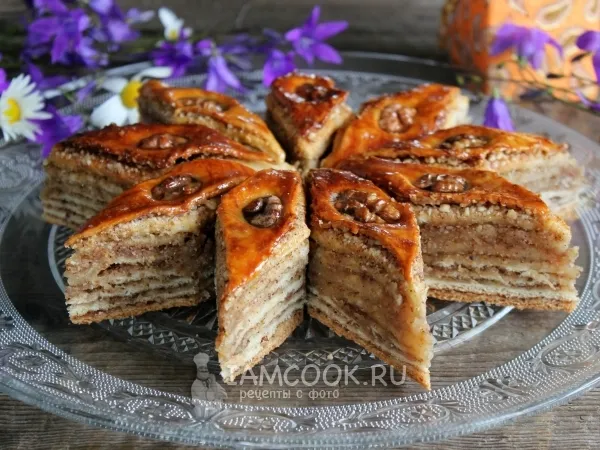 Фото блюда: Пахлава с грецкими орехами и мёдом