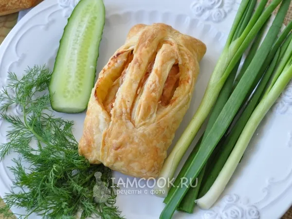 Фото готового блюда: Горбуша, запечённая в слоёном тесте