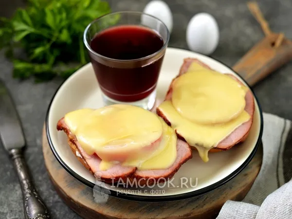 Фото блюда: Бутерброды с копченым мясом в микроволновке