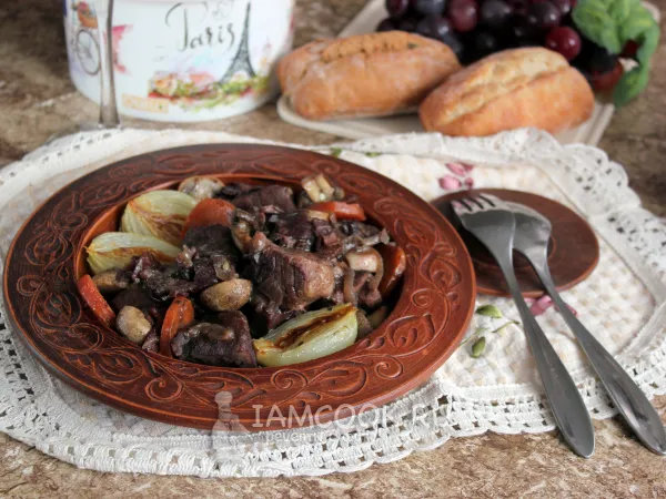 Фото готового блюда: Бёф бургиньон (биф бургиньон)