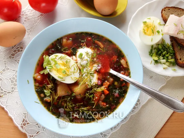 Фото готового блюда: Борщ с крапивой и яйцом