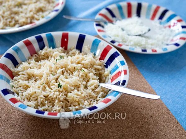 Фото готового блюда: Рис с луком и сыром