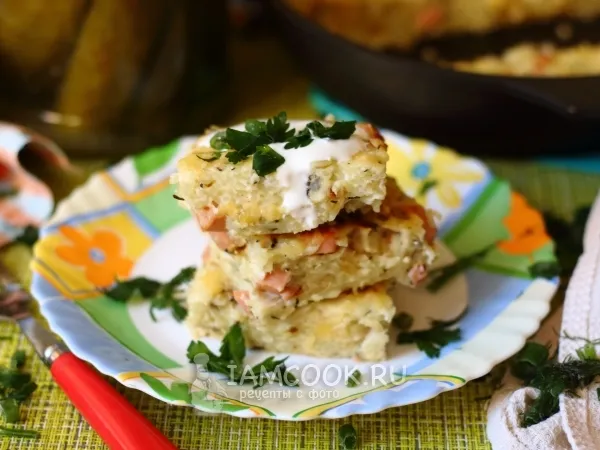 Фото блюда: Лапшевник с колбасой (запеканка из макарон с колбасой и яйцами)