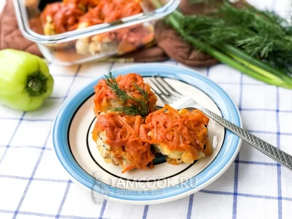 Фото готового блюда: Тефтели с куриным фаршем и макаронами