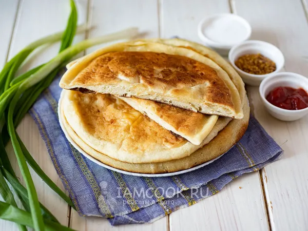 Фото блюда: Хачапури с картошкой и сыром на сковороде