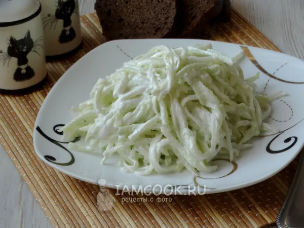 Фото блюда: Салат из редьки со сметаной