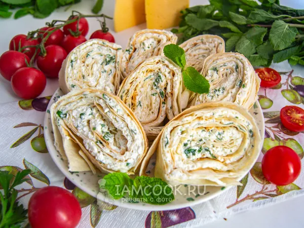 Фото блюда: Рулет из лаваша с творогом и зеленью