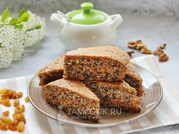 Фото блюда: Морковный пирог с грецкими орехами и изюмом