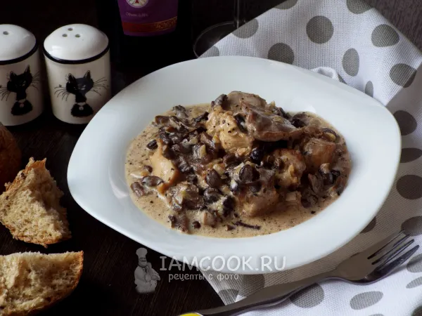 Фото блюда: Кролик в сливочно-грибном соусе