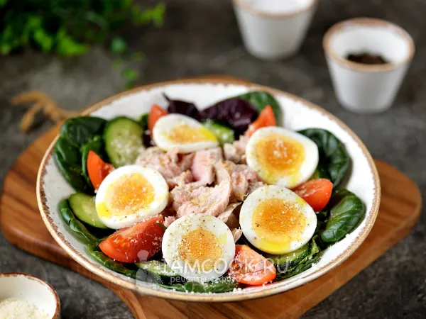 Фото готового блюда: Салат с вареным тунцом