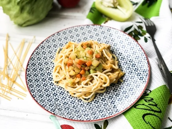 Фото блюда: Спагетти с соусом из овощей и сыра