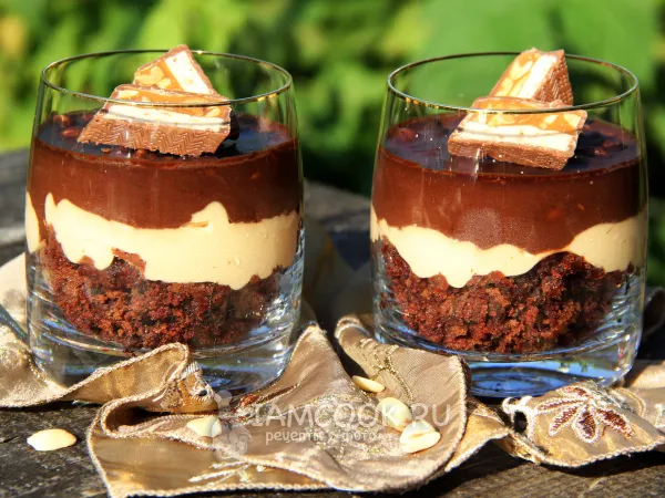 Фото готового блюда: Трайфл Сникерс