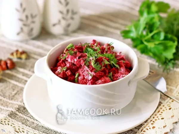 Фото блюда: Свекла со сметаной и грецким орехом